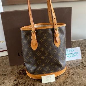 Authentic Louis Vuitton Bucket Bag with attached pouch